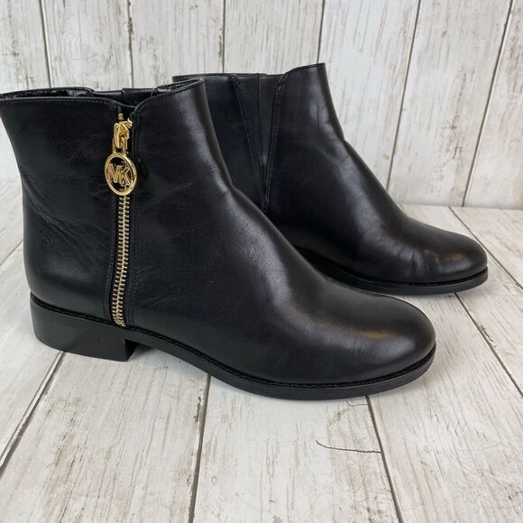 Michael Kors Lainey Leather Ankle Boot Black Sz 6.5 Zip Side MK Charm - Picture 1 of 11